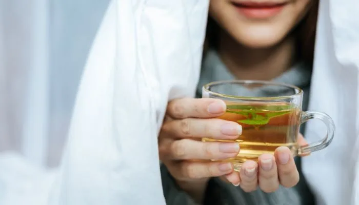 أفضل أنواع الشاي لعلاج رائحة الفم الكريهة بطرق طبيعية وفعالة 4 أفضل أنواع الشاي للتخلص من رائحة الفم الكريهة