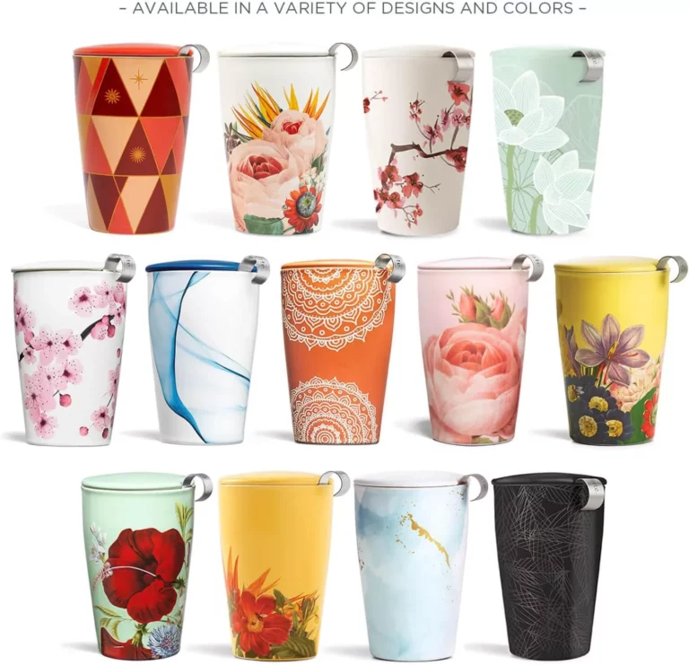 مجموعة من اثني عشر كوبًا طويلًا أنيقًا بألوان نابضة بالحياة وتصميمات زهرية، مثالية للاستمتاع بأنواع مختلفة من الشاي. تم ترتيب الأكواب بشكل أنيق في نمط شبكي، مما يخلق عرضًا جذابًا بصريًا مثاليًا لأي من محبي الشاي.